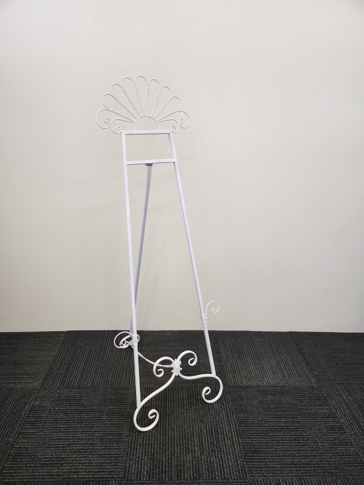 Hire - White Easel
